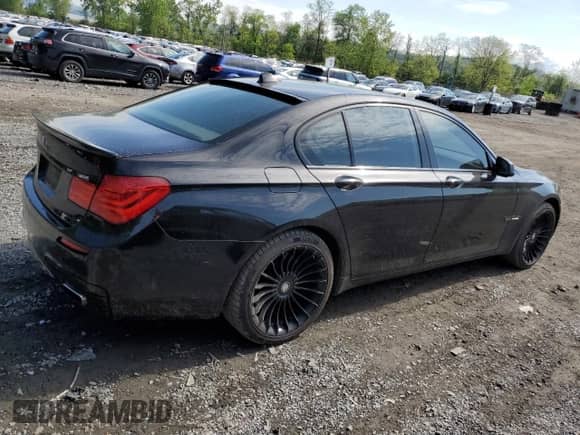 2010 BMW 7 Series 750i xDrive z VIN WBAKC6C51AC393403, wystawiony jako Copart lot #55905495 z przebiegiem 126 744 mil mil oraz Czysty tytuł • Clean title. Historia ofert i sprzedaży dostępna na DreamBid. Obrazek 3.