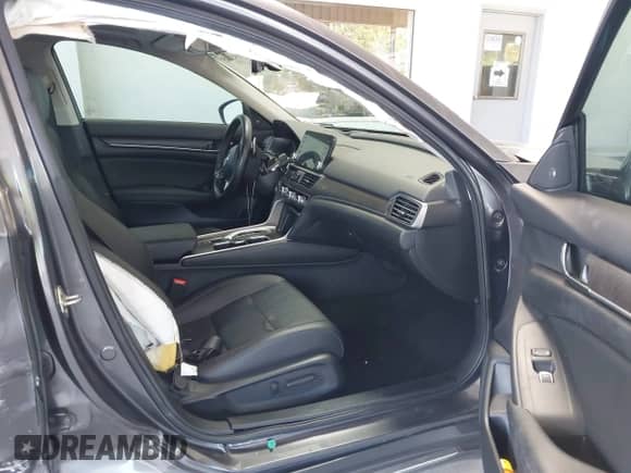 2019 Honda Accord Touring z VIN 1HGCV2F93KA005272, wystawiony jako IAAI lot #43151745 z przebiegiem 53 581 mil mil oraz . Historia ofert i sprzedaży dostępna na DreamBid. Obrazek 5.
