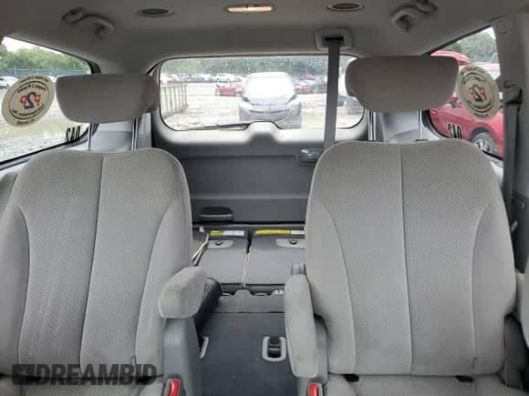 2008 Hyundai Entourage GLS с VIN KNDMC233986054089, выставлен на аукционе Copart как лот 68071865 с пробегом 224 413 миль миль и Чистый • Clean title. История ставок и продаж доступна на DreamBid. Изображение 10.