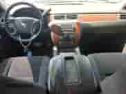 2008 Chevrolet Suburban LTZ z VIN 1GNFK16308R108726, wystawiony jako Copart lot #59411185 z przebiegiem 212 329 mil mil oraz Szkoda całkowita • Salvage title. Historia ofert i sprzedaży dostępna na DreamBid. Obrazek 8.