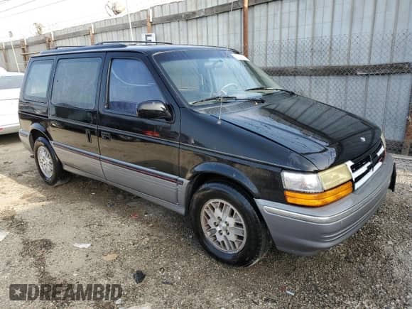 1991 Dodge Caravan z VIN 2B4GK55R6MR136865, wystawiony jako Copart lot #83209824 z przebiegiem 44 931 mil mil oraz Czysty tytuł • Clean title. Historia ofert i sprzedaży dostępna na DreamBid. Obrazek 4.
