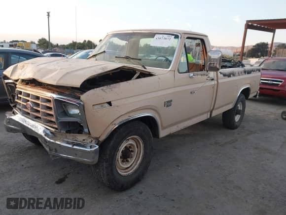 1985 Ford F-250 с VIN 1FTHF2517FPB13166, выставлен на аукционе IAAI как лот 43073872 с пробегом 66 106 миль миль и . История ставок и продаж доступна на DreamBid. Изображение 18.