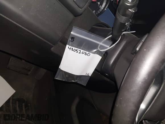 2015 Chevrolet Tahoe LS z VIN 1GNSCAKC0FR742276, wystawiony jako IAAI lot #43052060 z przebiegiem 58 077 mil mil oraz . Historia ofert i sprzedaży dostępna na DreamBid. Obrazek 19.