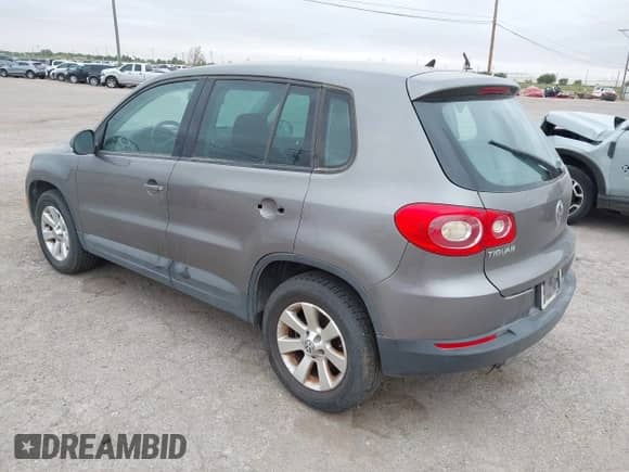 2009 Volkswagen Tiguan S с VIN WVGAV75N59W527492, выставлен на аукционе IAAI как лот 42163953 с пробегом 77 748 миль миль и . История ставок и продаж доступна на DreamBid. Изображение 3.