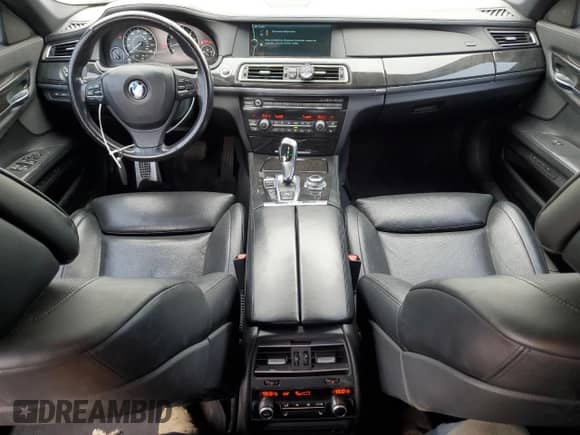 2012 BMW 7 Series 750i xDrive с VIN WBAKC6C5XCC396061, выставлен на аукционе Copart как лот 67393625 с пробегом 108 618 миль миль и Чистый • Clean title. История ставок и продаж доступна на DreamBid. Изображение 8.