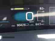 2018 Toyota Prius Plus z VIN JTDKARFP3J3073801, wystawiony jako IAAI lot #42903373 z przebiegiem 90 429 mil mil oraz . Historia ofert i sprzedaży dostępna na DreamBid. Obrazek 7.