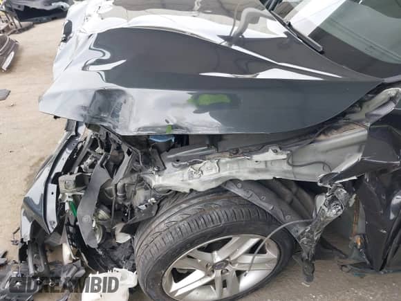 2015 Volvo S60 T5 Drive-E Premier with VIN YV126MFB0F2301169, listed as a IAAI auction lot 42500241 with 71,732 mi miles and . Bid and sale history available at DreamBid. Image 6.