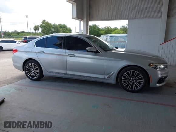 2017 BMW 5 Series 530i с VIN WBAJA5C3XHG894545, выставлен на аукционе IAAI как лот 42593166 с пробегом 105 129 миль миль и . История ставок и продаж доступна на DreamBid. Изображение 13.