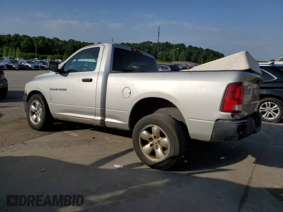 2011 Ram 1500 ST z VIN 3D7JB1EK3BG504495, wystawiony jako Copart lot #56686305 z przebiegiem 268 167 mil mil oraz Czysty tytuł • Clean title. Historia ofert i sprzedaży dostępna na DreamBid. Obrazek 2.