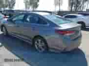 2019 Hyundai Sonata Sport с VIN 5NPE34AF0KH729418, выставлен на аукционе IAAI как лот 41799327 с пробегом 19 234 миль миль и . История ставок и продаж доступна на DreamBid. Изображение 3.