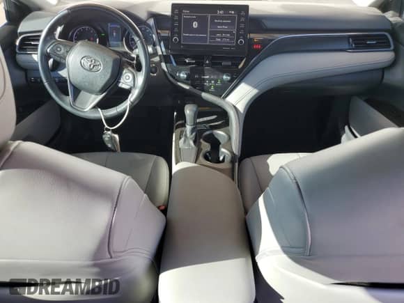 2021 Toyota Camry SE z VIN 4T1S11AK6MU496332, wystawiony jako Copart lot #84531525 z przebiegiem 27 170 mil mil oraz Szkoda całkowita • Salvage title. Historia ofert i sprzedaży dostępna na DreamBid. Obrazek 8.