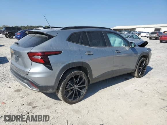 2025 Chevrolet Trax LT с VIN KL77LHEP9SC027724, выставлен на аукционе Copart как лот 81548135 с пробегом 17 142 миль миль и Списание • Salvage title. История ставок и продаж доступна на DreamBid. Изображение 3.
