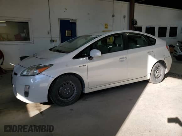 2011 Toyota Prius III with VIN JTDKN3DU6B0292409, listed as a Copart auction lot 90330265 with 266,547 mi miles and Clean title. Bid and sale history available at DreamBid. Image 1.