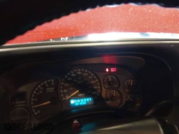 2002 Chevrolet Suburban LT z VIN 1GNFK16Z02J287232, wystawiony jako IAAI lot #42393349 z przebiegiem 221 800 mil mil oraz . Historia ofert i sprzedaży dostępna na DreamBid. Obrazek 7.