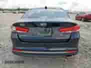2016 Kia Optima EX z VIN 5XXGU4L33GG011650, wystawiony jako Copart lot #70344885 z przebiegiem 138 076 mil mil oraz Szkoda całkowita • Salvage title. Historia ofert i sprzedaży dostępna na DreamBid. Obrazek 6.