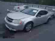 2008 Dodge Avenger z VIN 1B3LC46R98N253125, wystawiony jako IAAI lot #43139659 z przebiegiem 127 783 mil mil oraz . Historia ofert i sprzedaży dostępna na DreamBid. Obrazek 2.