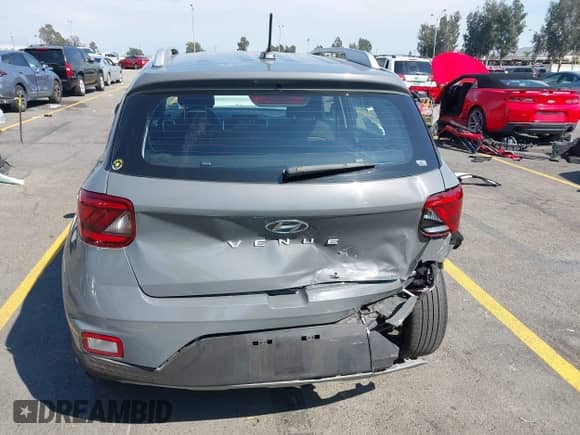 2023 Hyundai Venue SEL z VIN KMHRC8A32PU237058, wystawiony jako IAAI lot #43251531 z przebiegiem 16 521 mil mil oraz . Historia ofert i sprzedaży dostępna na DreamBid. Obrazek 16.