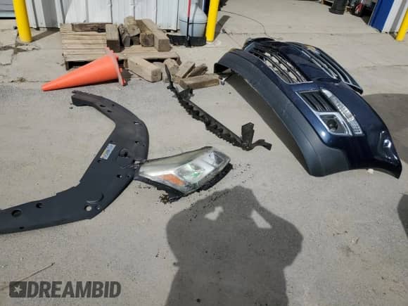 2015 Chevrolet Traverse LT with VIN 1GNKRHKD2FJ348129, listed as a Copart auction lot 85601495 with 102,579 mi miles and Salvage title. Bid and sale history available at DreamBid. Image 13.