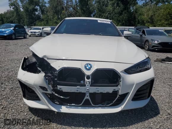 2023 BMW i4 eDrive40 z VIN WBY73AW04PFN68356, wystawiony jako Copart lot #70497945 z przebiegiem 28 545 mil mil oraz Nie do naprawy • Non repairable. Historia ofert i sprzedaży dostępna na DreamBid. Obrazek 5.