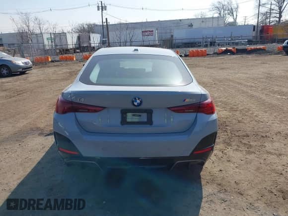 2025 BMW i4 M50 с VIN WBY33HD03SFT93004, выставлен на аукционе IAAI как лот 41756898 с пробегом 3 152 миль миль и . История ставок и продаж доступна на DreamBid. Изображение 17.