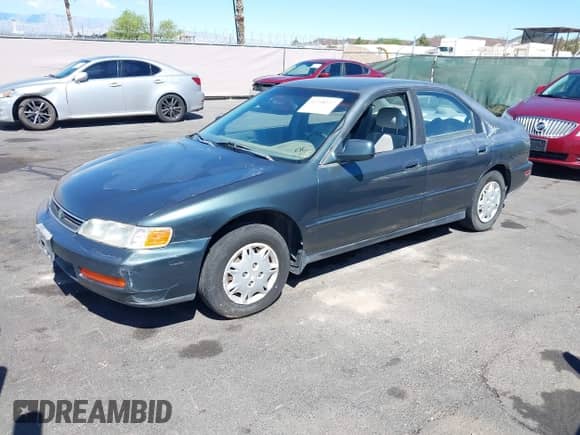 1997 Honda Accord Value z VIN 1HGCD5682VA171573, wystawiony jako IAAI lot #42238337 z przebiegiem 192 929 mil mil oraz . Historia ofert i sprzedaży dostępna na DreamBid. Obrazek 2.