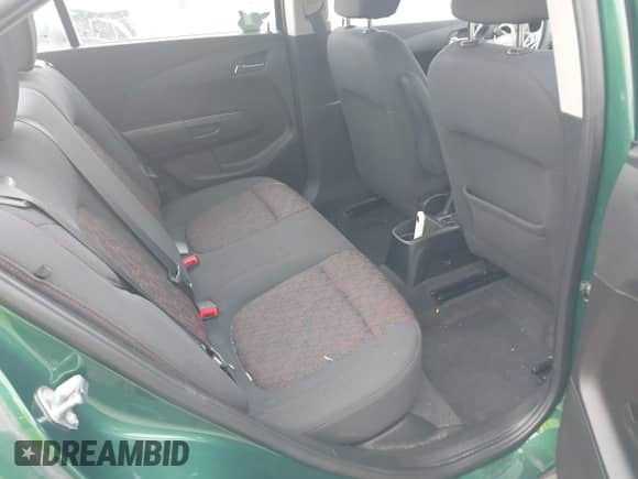 2018 Chevrolet Sonic LT с VIN 1G1JD5SH7J4115786, выставлен на аукционе IAAI как лот 41365903 с пробегом 79 353 миль миль и . История ставок и продаж доступна на DreamBid. Изображение 8.