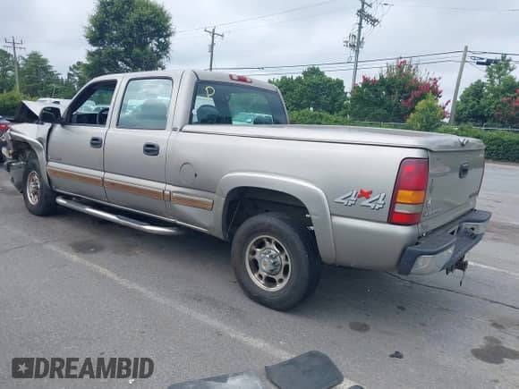 2002 Chevrolet Silverado 1500HD LT с VIN 1GCGK13U02F157489, выставлен на аукционе IAAI как лот 42789384 с пробегом Не указан миль и . История ставок и продаж доступна на DreamBid. Изображение 3.