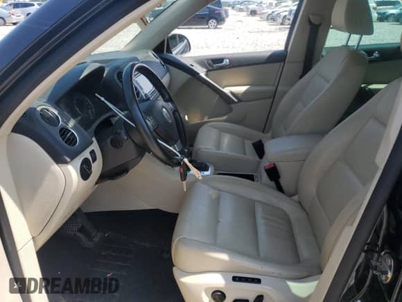 2010 Volkswagen Tiguan S с VIN WVGAV7AX6AW501981, выставлен на аукционе Copart как лот 66109085 с пробегом 119 804 миль миль и Чистый • Clean title. История ставок и продаж доступна на DreamBid. Изображение 7.