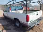1994 GMC Sierra 1500 z VIN 2GTEC19K2R1554343, wystawiony jako IAAI lot #43200216 z przebiegiem 271 747 mil mil oraz . Historia ofert i sprzedaży dostępna na DreamBid. Obrazek 3.