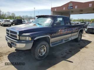 1998 Dodge 2500 with VIN 1B7KF23Z4WJ171365, listed as a Copart auction lot 55085915 with 222,954 mi miles and Clean title. Bid and sale history available at DreamBid. Image 1.