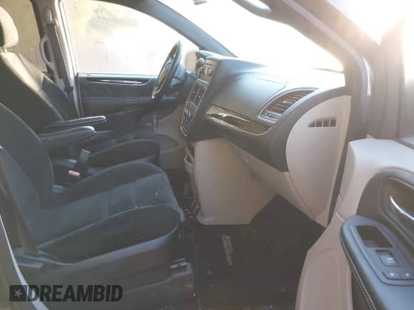 2016 Dodge Grand Caravan SE Plus with VIN 2C4RDGBGXGR389048, listed as a IAAI auction lot 43443847 with 134,638 mi miles and . Bid and sale history available at DreamBid. Image 5.