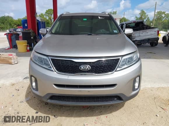 2014 Kia Sorento LX с VIN 5XYKT3A61EG527244, выставлен на аукционе IAAI как лот 43348527 с пробегом 142 856 миль миль и . История ставок и продаж доступна на DreamBid. Изображение 6.