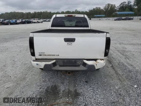 2004 Chevrolet Colorado Z71 with VIN 1GCCS196748114136, listed as a Copart auction lot 84738555 with 332,932 mi miles and Salvage title. Bid and sale history available at DreamBid. Image 6.
