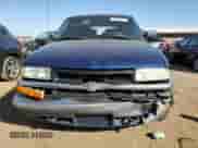 2001 Chevrolet Blazer LS z VIN 1GNCT18W91K189599, wystawiony jako Copart lot #74595674 z przebiegiem 208 309 mil mil oraz Szkoda całkowita • Salvage title. Historia ofert i sprzedaży dostępna na DreamBid. Obrazek 5.