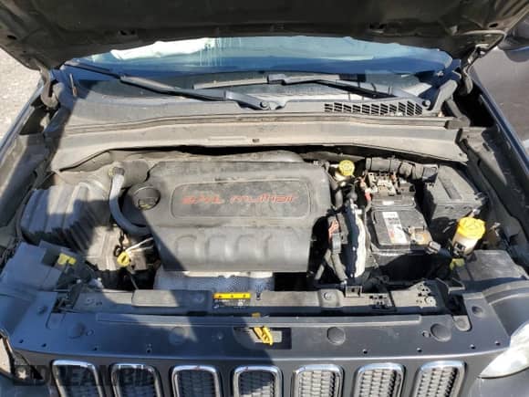 2018 Jeep Renegade Latitude with VIN ZACCJABB5JPJ68093, listed as a Copart auction lot 70480605 with 209,024 mi miles and Clean title. Bid and sale history available at DreamBid. Image 12.