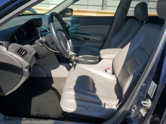 2009 Honda Accord EX-L с VIN JHMCP26809C001855, выставлен на аукционе Copart как лот 86222195 с пробегом 132 298 миль миль и Списание • Salvage title. История ставок и продаж доступна на DreamBid. Изображение 7.