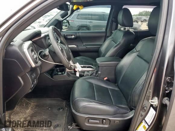 2021 Toyota Tacoma Limited with VIN 3TMGZ5AN6MM376619, listed as a Copart auction lot 60241765 with 25,739 mi miles and Salvage title. Bid and sale history available at DreamBid. Image 7.