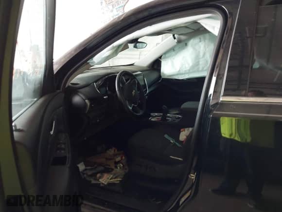 2021 Chevrolet Traverse LT Cloth with VIN 1GNEVGKW0MJ269379, listed as a IAAI auction lot 42464165 with 47,102 mi miles and . Bid and sale history available at DreamBid. Image 5.