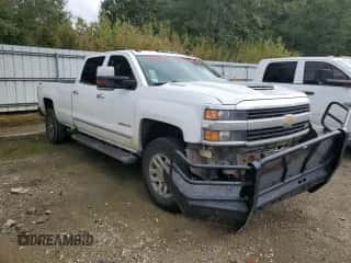 2017 Chevrolet Silverado 3500HD LTZ с VIN 1GC4K0CY2HF140766, выставлен на аукционе Copart как лот 63129514 с пробегом 253 318 миль миль и Списание • Salvage title. История ставок и продаж доступна на DreamBid. Изображение 4.