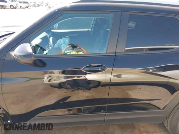 2025 Chevrolet TrailBlazer LT with VIN KL79MPSPXSB161250, listed as a IAAI auction lot 42907298 with 9,809 mi miles and . Bid and sale history available at DreamBid. Image 14.