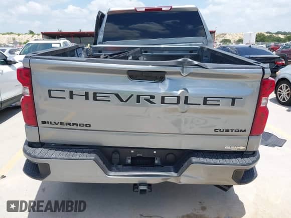 2025 Chevrolet Silverado 1500 z VIN 1GCRKBEK0SZ264681, wystawiony jako IAAI lot #42570981 z przebiegiem 4 783 mil mil oraz . Historia ofert i sprzedaży dostępna na DreamBid. Obrazek 16.