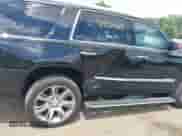 2015 Cadillac Escalade Premium z VIN 1GYS4CKJ9FR254258, wystawiony jako IAAI lot #42574409 z przebiegiem 129 511 mil mil oraz . Historia ofert i sprzedaży dostępna na DreamBid. Obrazek 6.