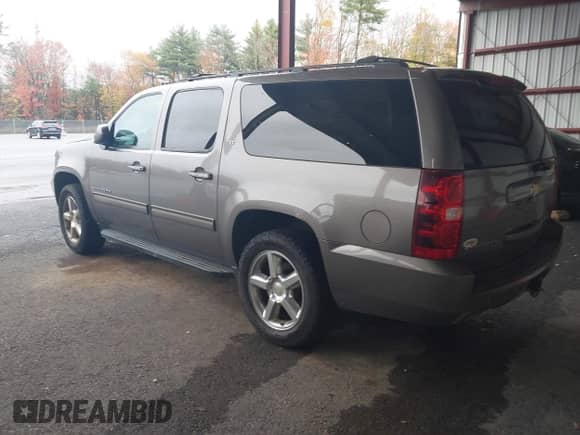 2013 Chevrolet Suburban LT с VIN 1GNSKJE7XDR100971, выставлен на аукционе IAAI как лот 43432702 с пробегом 310 656 миль миль и . История ставок и продаж доступна на DreamBid. Изображение 3.