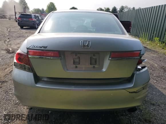 2012 Honda Accord LX с VIN 1HGCP2F31CA135347, выставлен на аукционе Copart как лот 71602925 с пробегом 282 928 миль миль и На запчасти • Non repairable. История ставок и продаж доступна на DreamBid. Изображение 6.