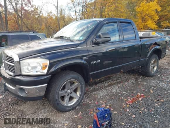 2008 Dodge 1500 SLT with VIN 1D7HU18228S584782, listed as a IAAI auction lot 43461559 with 147,104 mi miles and . Bid and sale history available at DreamBid. Image 2.