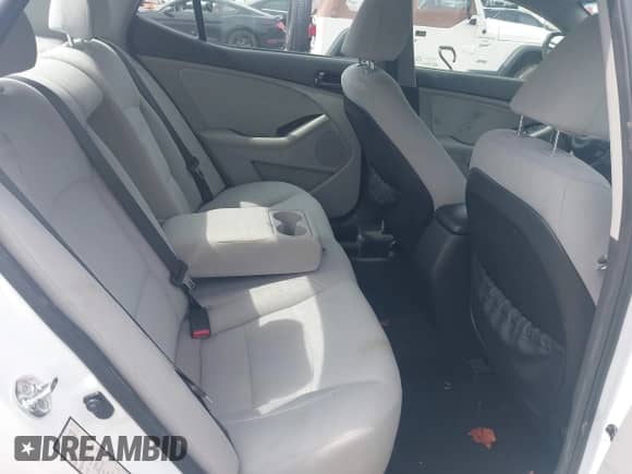 2014 Kia Optima LX с VIN 5XXGM4A79EG342672, выставлен на аукционе IAAI как лот 43313411 с пробегом 186 219 миль миль и . История ставок и продаж доступна на DreamBid. Изображение 8.