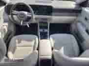 2025 Hyundai Kona SEL Convenience z VIN KM8HC3AB2SU223076, wystawiony jako Copart lot #81265225 z przebiegiem 13 700 mil mil oraz Szkoda całkowita • Salvage title. Historia ofert i sprzedaży dostępna na DreamBid. Obrazek 8.