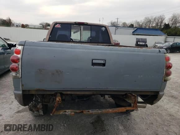 1995 Chevrolet Silverado 2500 с VIN 1GCFK29K4SE105201, выставлен на аукционе Copart как лот 80766284 с пробегом 147 805 миль миль и Списание • Salvage title. История ставок и продаж доступна на DreamBid. Изображение 6.