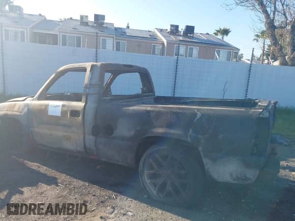1999 GMC Sierra 1500 SL с VIN 1GTEC14V5XE850261, выставлен на аукционе IAAI как лот 41392845 с пробегом Не указан миль и . История ставок и продаж доступна на DreamBid. Изображение 14.