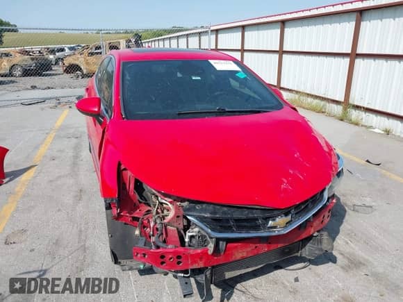 2018 Chevrolet Cruze Premier z VIN 3G1BF6SM9JS534983, wystawiony jako IAAI lot #40311915 z przebiegiem Nie podano mil oraz . Historia ofert i sprzedaży dostępna na DreamBid. Obrazek 6.
